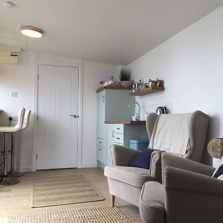 1-Bedroom Chalet With Parking On Site Лу Екстериор снимка